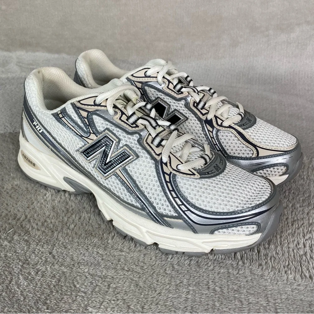 New Balance 740 White/metallic Silver Men's Sz 8 Women’s 9.5 D Running Shoes
